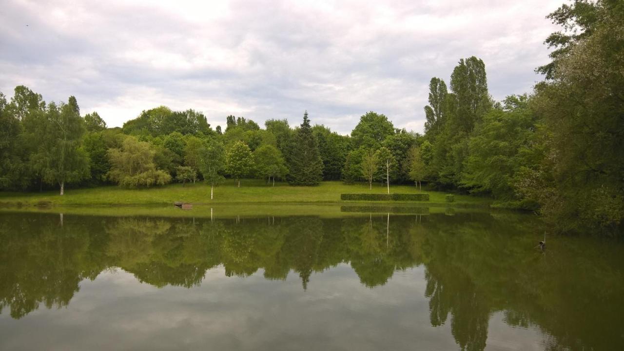 Gite Des Etangs De Beaulieu Le Plessis-Dorin Exterior foto